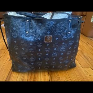 MCM TOTE